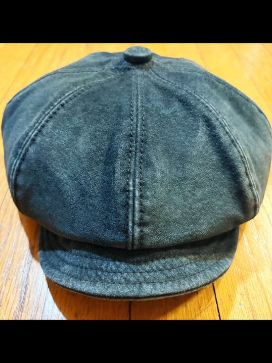 Liz Claiborne Accessories - Liz Claiborne Y2K Suede Newsboy Cap Black Minimalist Cabbie Hat